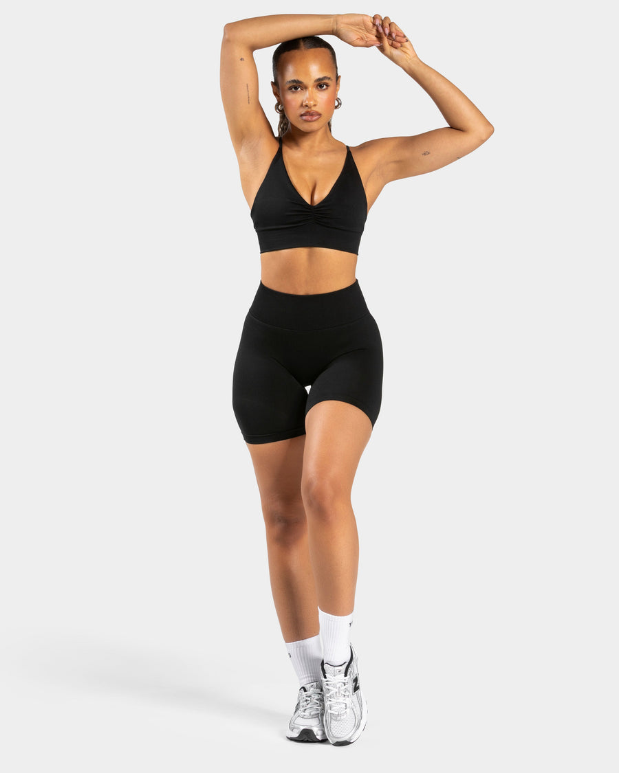 Charming Pro Lifted Scrunch Shorts "Schwarz"