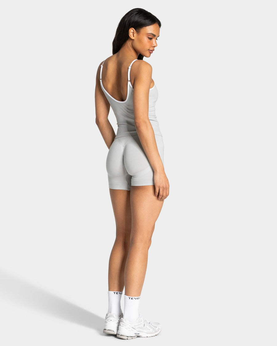 Contrastline Sculpt Scrunch Shorts "Moon"