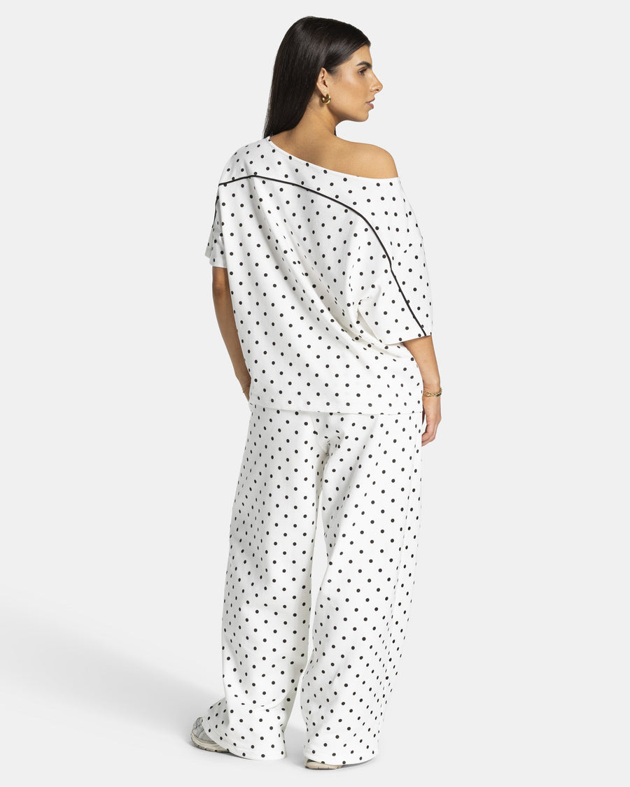 Contrastline Off-Shoulder T-Shirt "Polkadot Weiß"