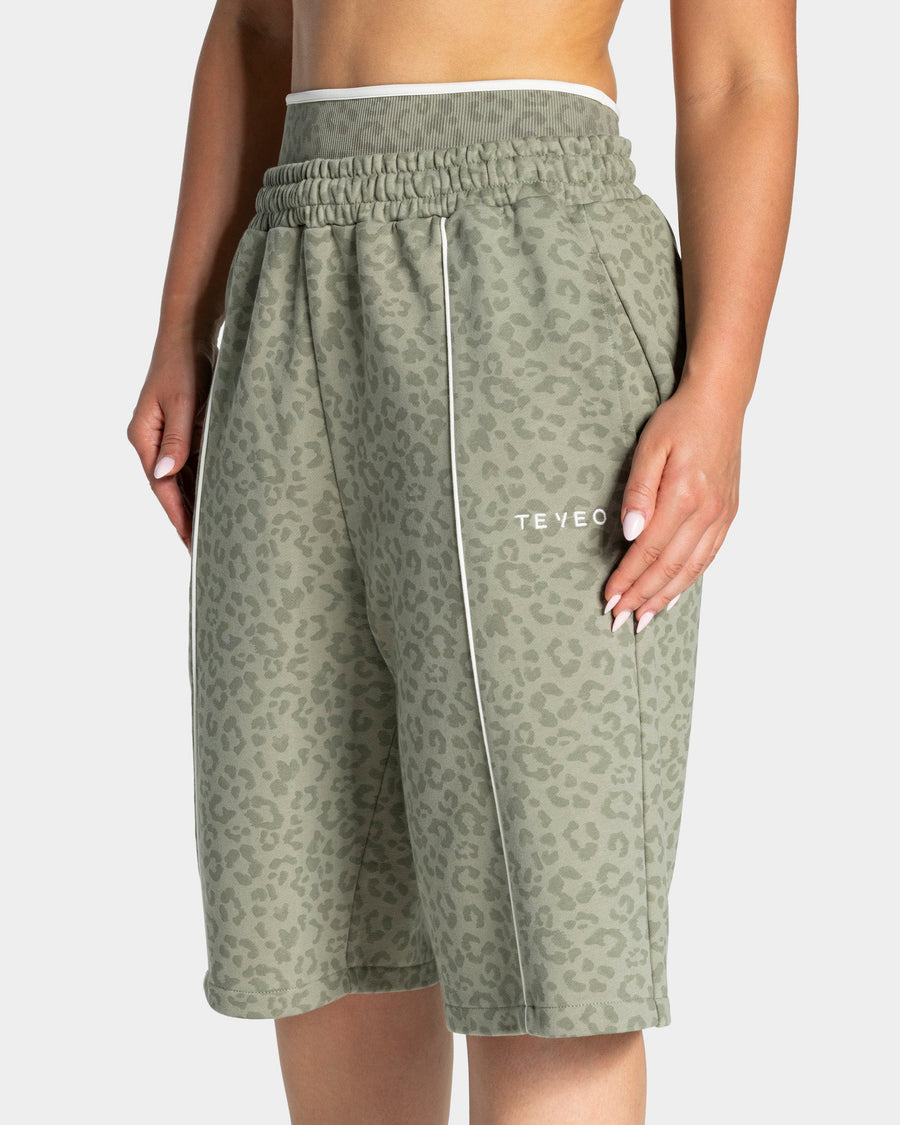 Contrastline Oversized Jorts "Leo Khaki"