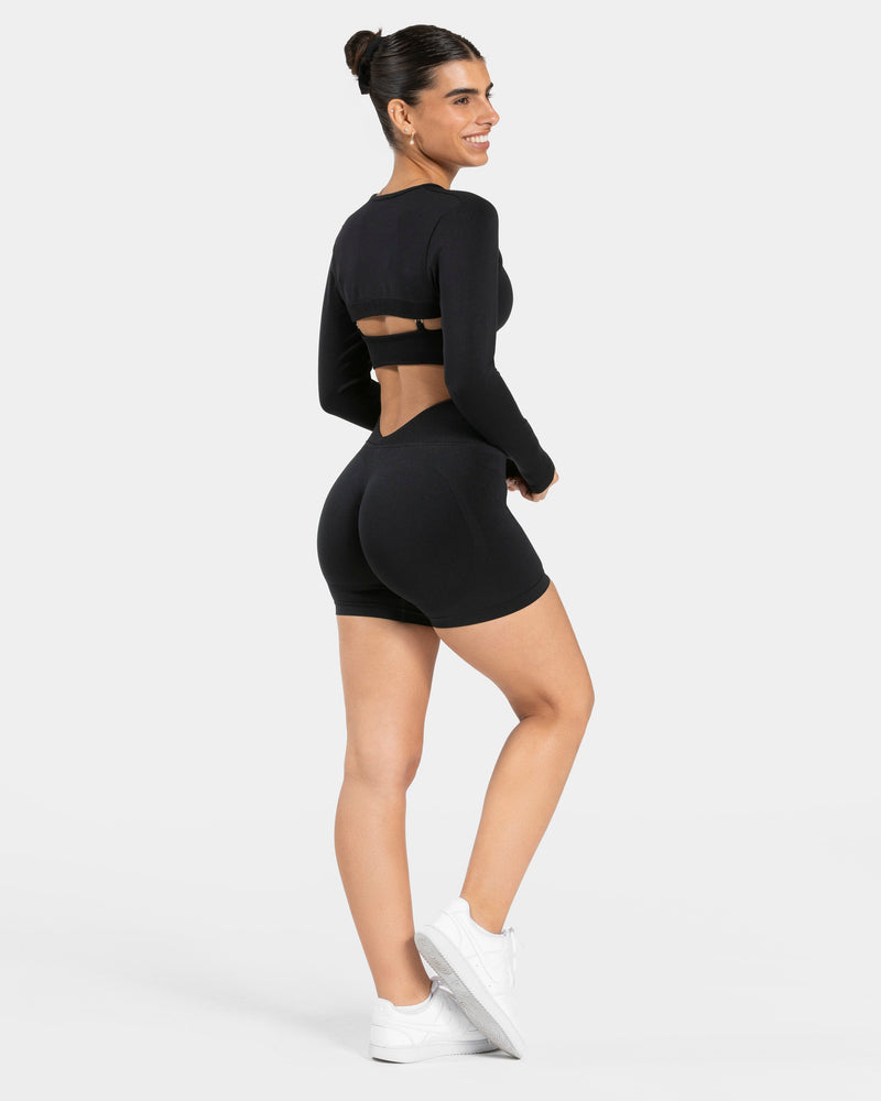 Essence V-Back Covert Scrunch Shorts "Schwarz"