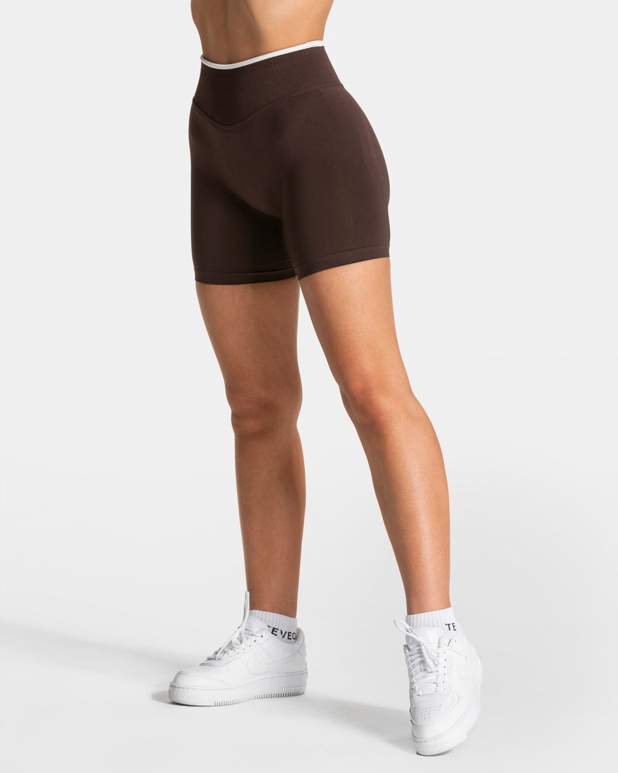 Contrastline Sculpt Scrunch Shorts "Espresso"