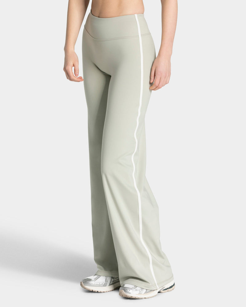 Soft Straight Leg Pants Regular "Pistachio"
