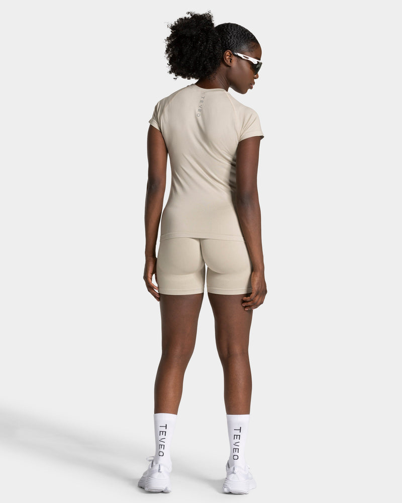 END Running Sculpt Scrunch Shorts "Latte"