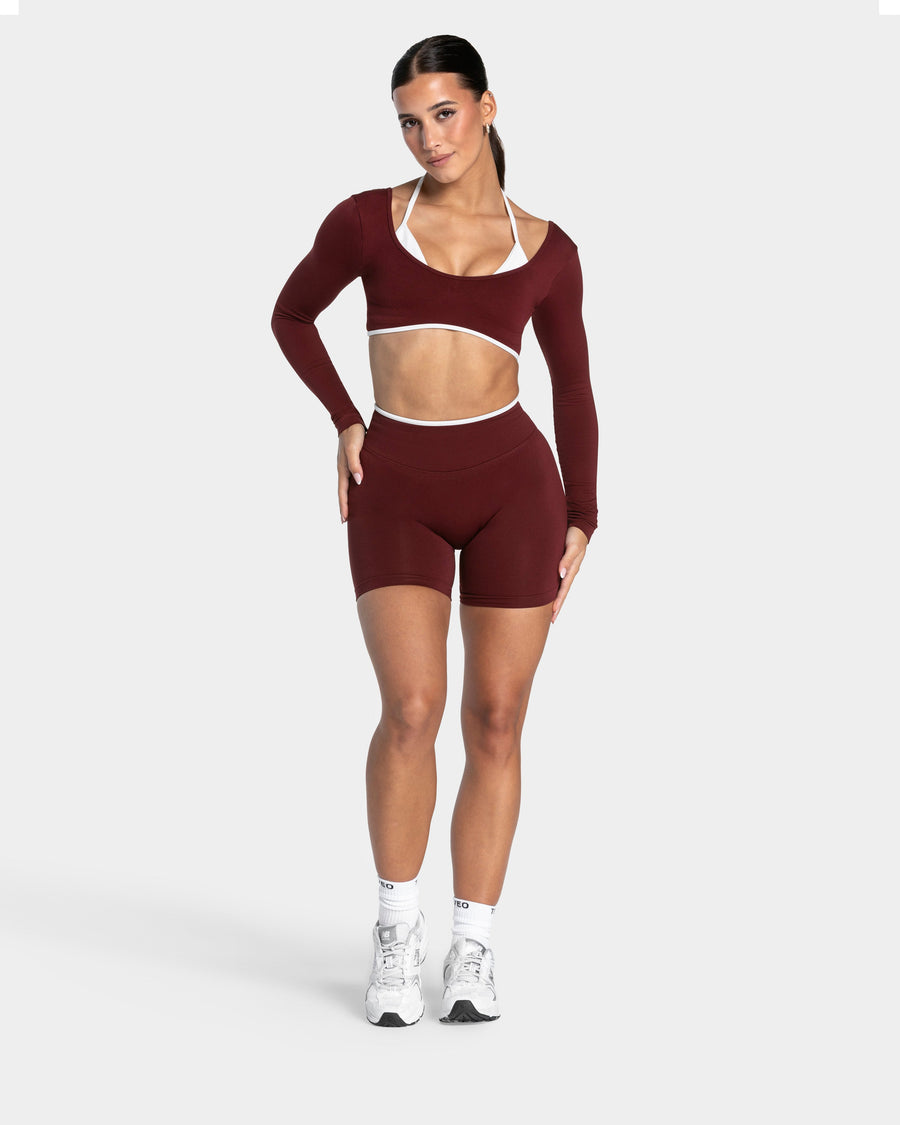 Contrastline Sculpt Scrunch Shorts "Weinrot"