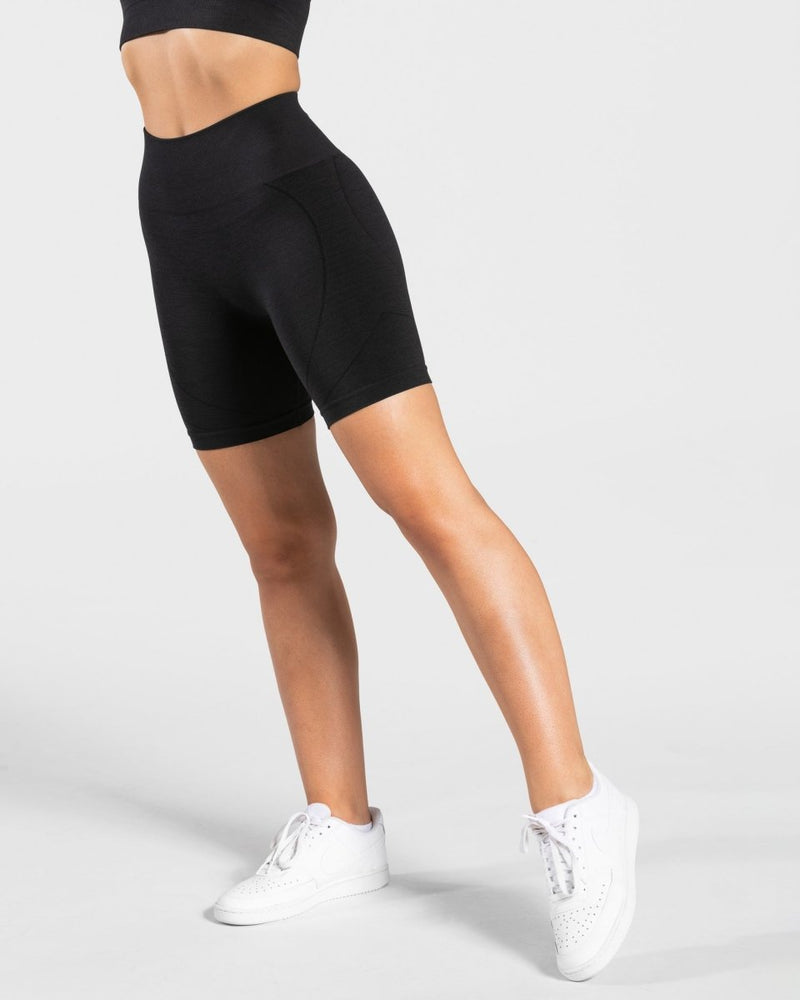True Shorts "Schwarz"